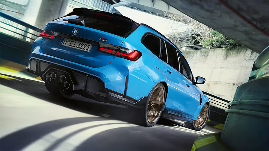 M Performance rear fins, black high-gloss.