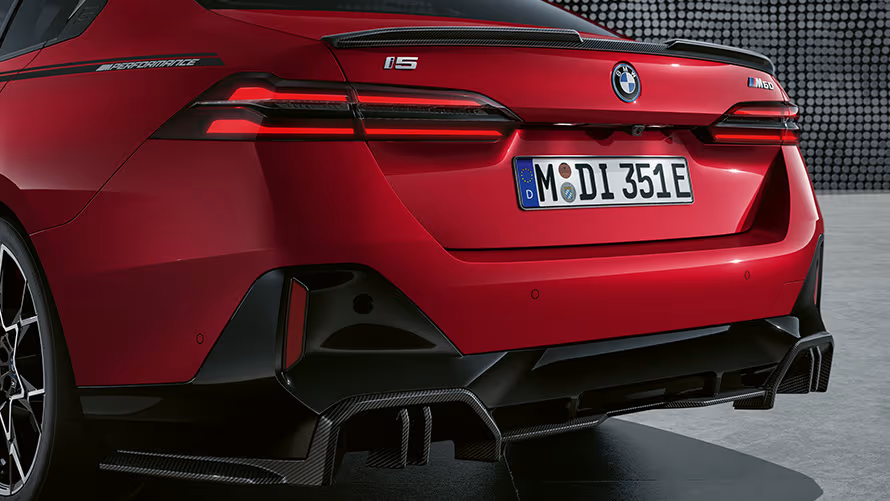 M Performance rear diffuser, aramid